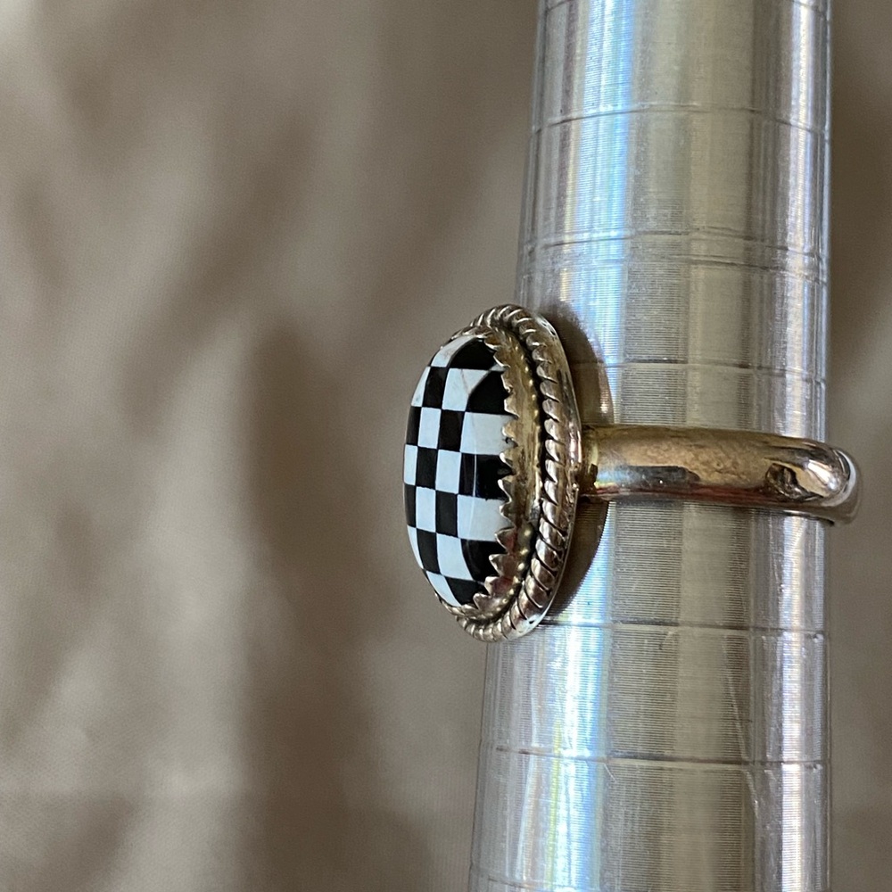 Sterling Silver Checkered Oval Black Onyx & White Quartz Ring - Picture 8 of 9